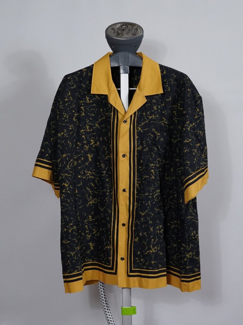 HUGO Hugo Boss Egeeno Black Gold Marble Print Camp Collar Bowling Shirt Men's XL - Picture 1 of 3